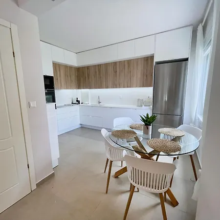 Holiday home Seas The Day - Beachfront, Amazing Sea Views