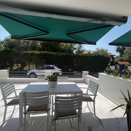 Seas The Day - Beachfront, Amazing Sea Views Pefkochori