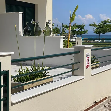Seas The Day - Beachfront, Amazing Sea Views Holiday home Pefkochori