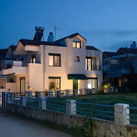 بيت للعطل Seas The Day - Beachfront, Amazing Sea Views *