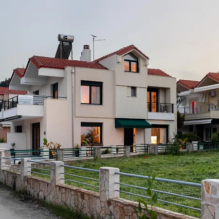 Seas The Day - Beachfront, Amazing Sea Views بيفكوهوري