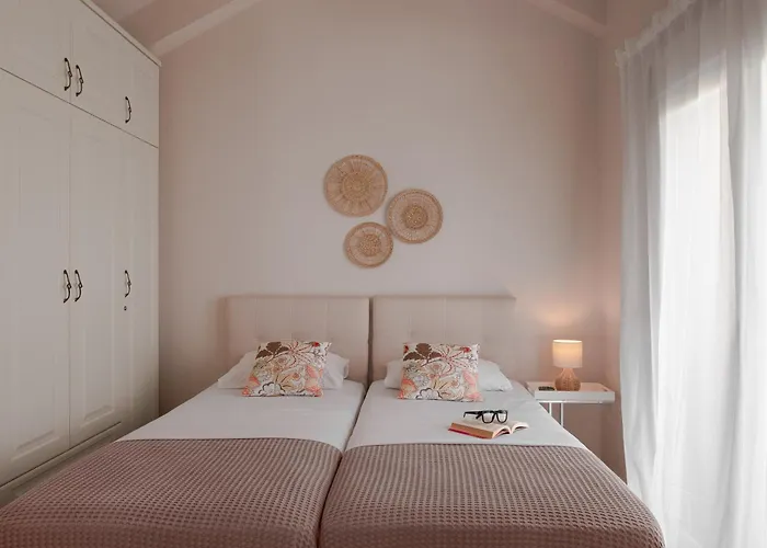 Seas The Day - Beachfront, Amazing Sea Views Σπίτι διακοπών *
