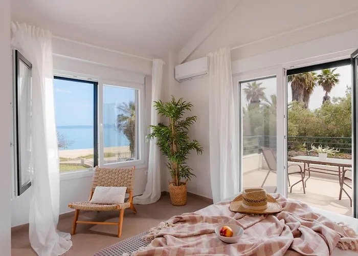 Σπίτι διακοπών Seas The Day - Beachfront, Amazing Sea Views *
