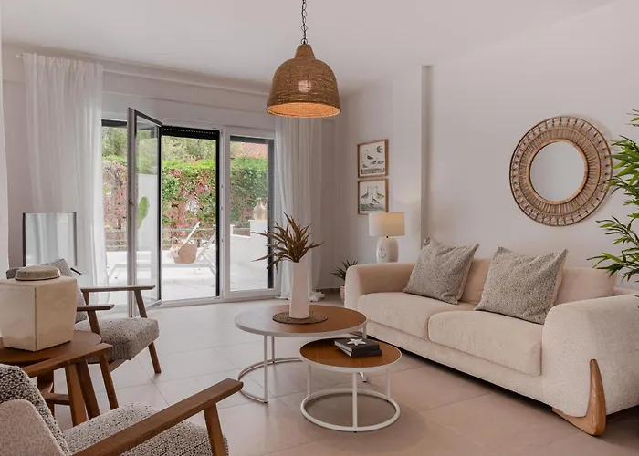 Seas The Day - Beachfront, Amazing Sea Views Σπίτι διακοπών